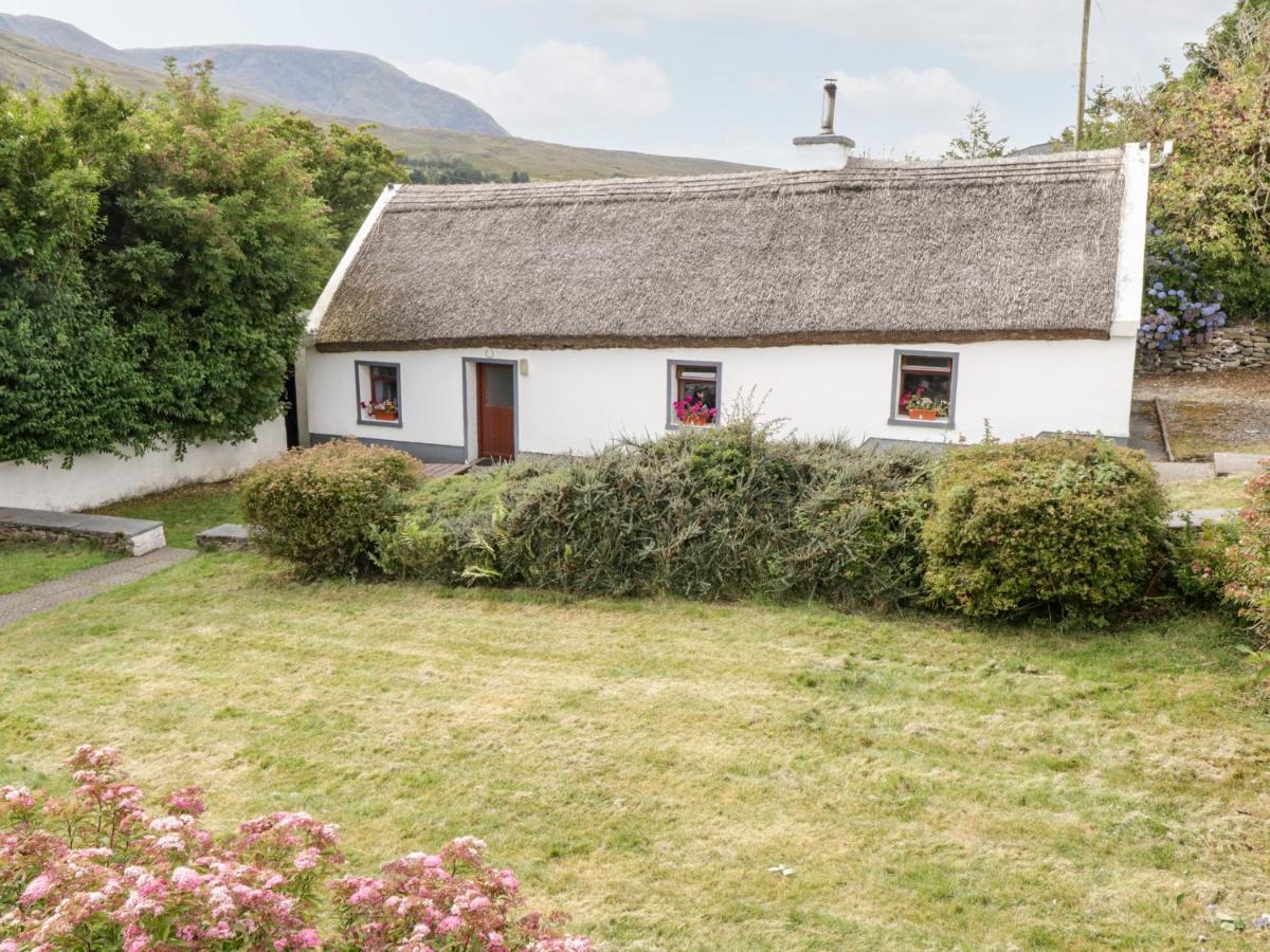 The Thatched Cottage Liscarney Eksteriør bilde